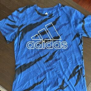 Adidas crew neck short sleeve graphic tee. Youth size XL (18-20)